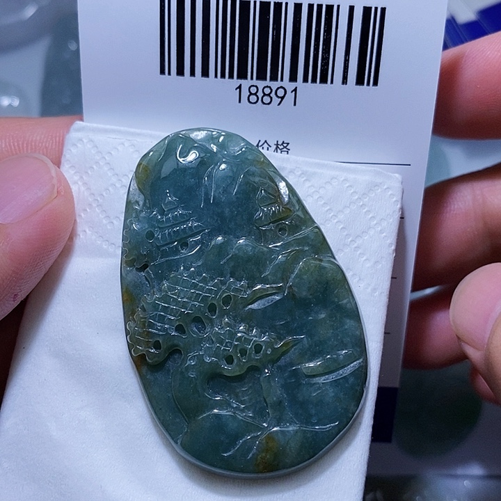 颈饰未镶嵌翡翠天光墟翡翠市场现金代购