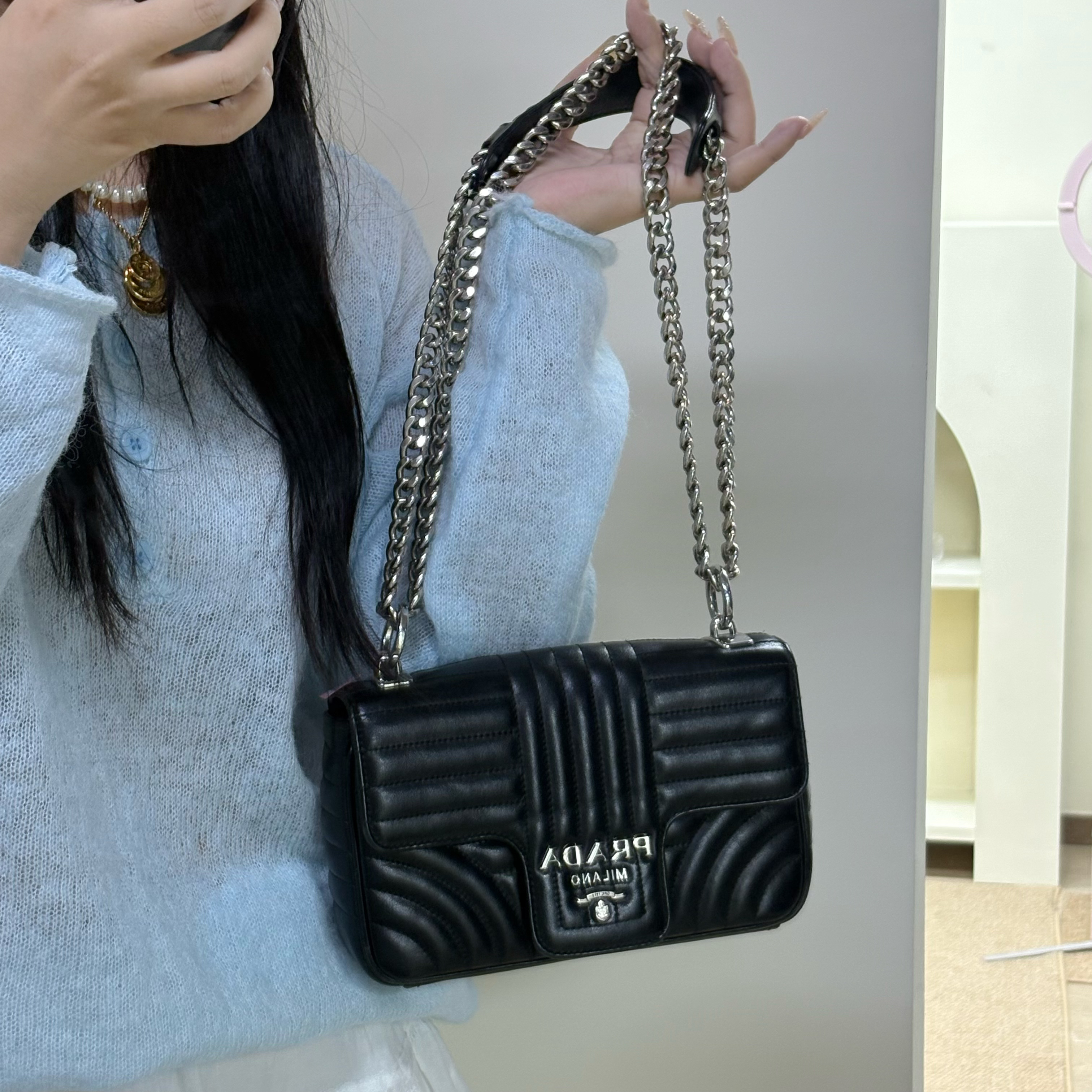 95新 Prada/普拉达 黑色链条斜挎包