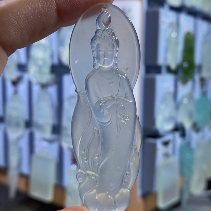 岫玉未镶嵌颈饰吊坠