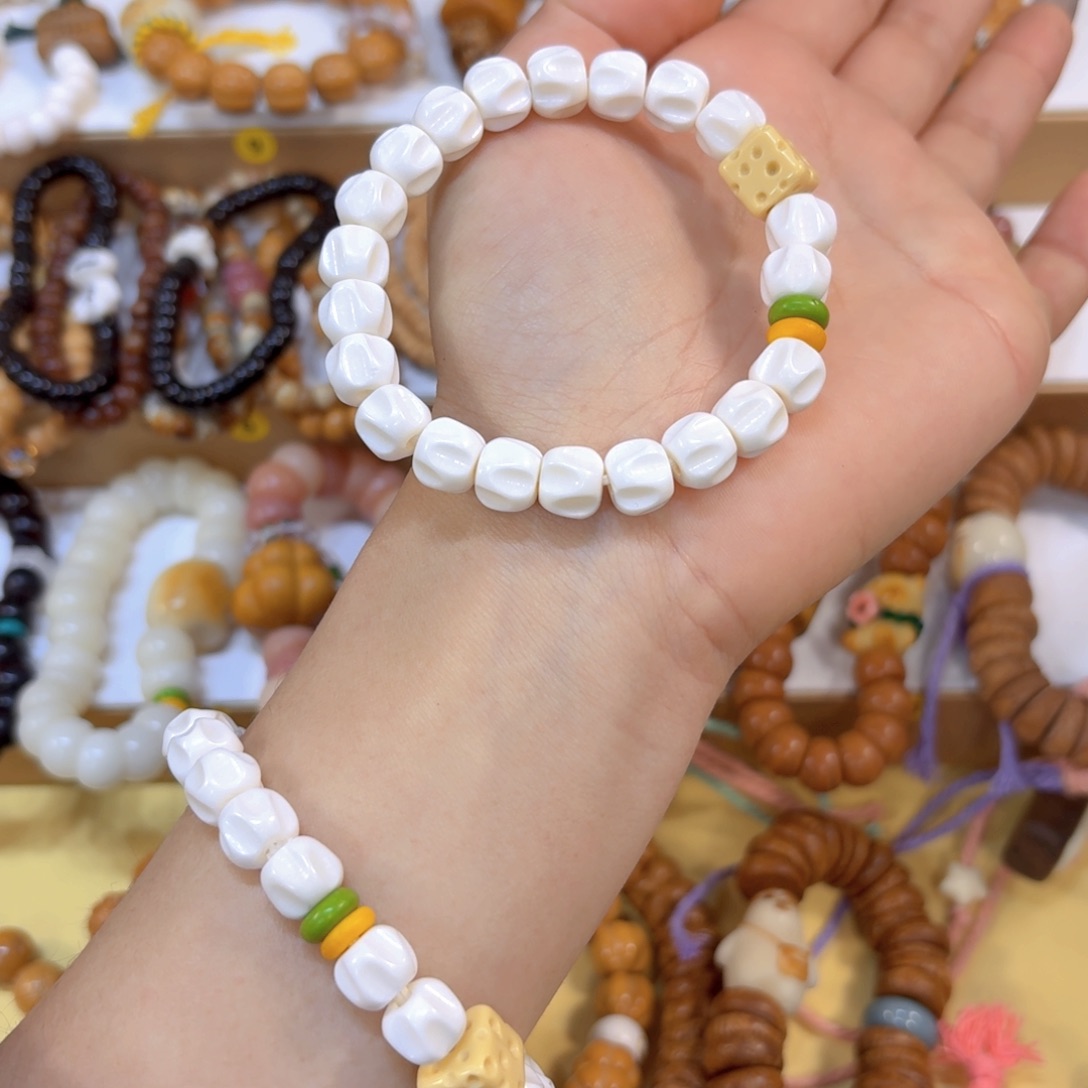 吊坠星月菩提骨骨➕奶酪