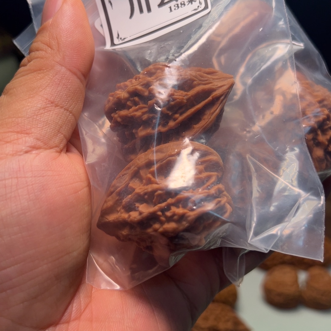 卓***文玩核桃吊坠川云