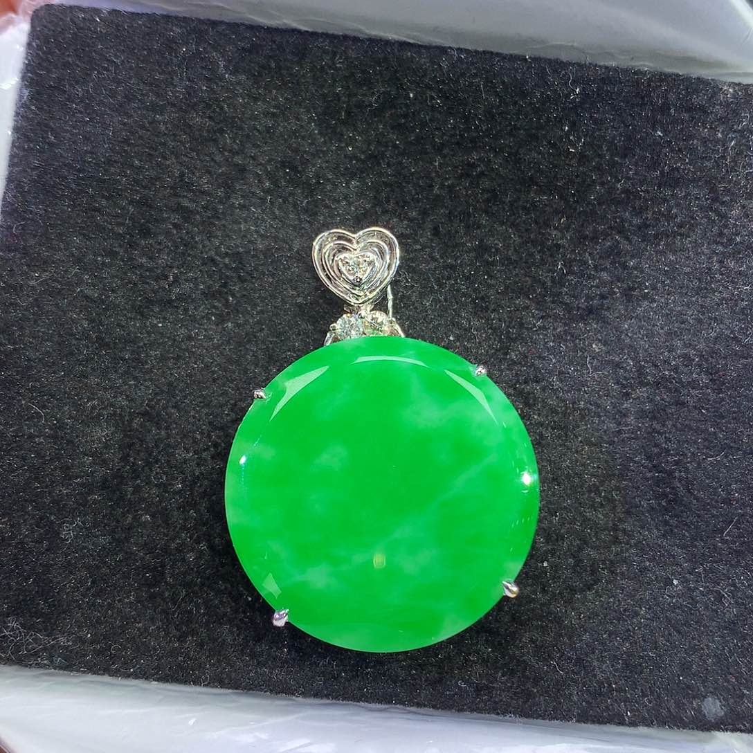 翡翠18K金镶嵌吊坠(赠链)