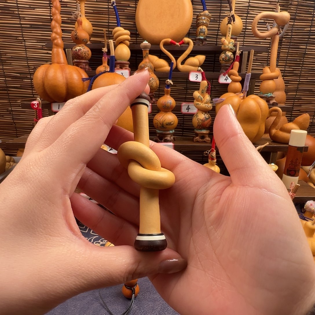 M***o哈哈哈哈哈哈哈哈哈哈