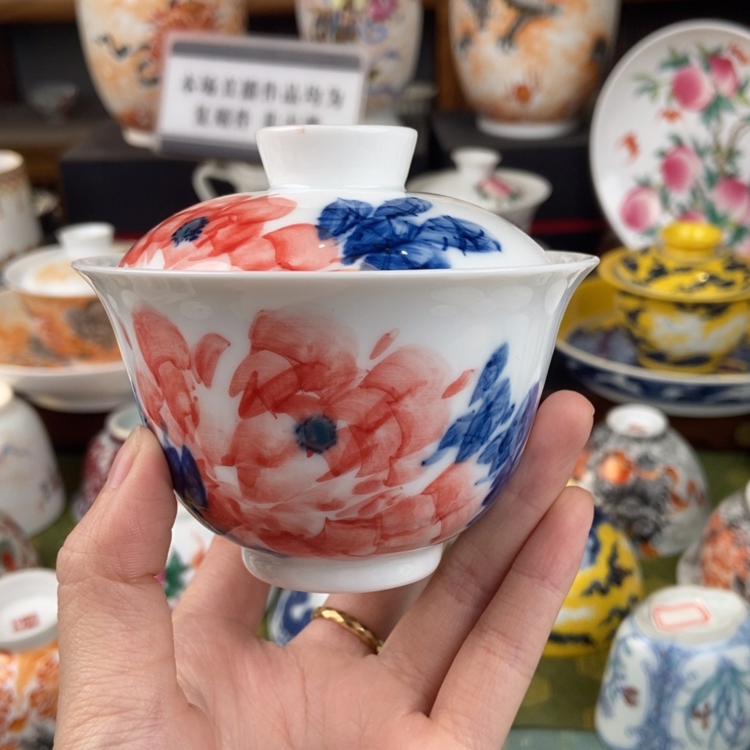 陶瓷的设计师是一个人的