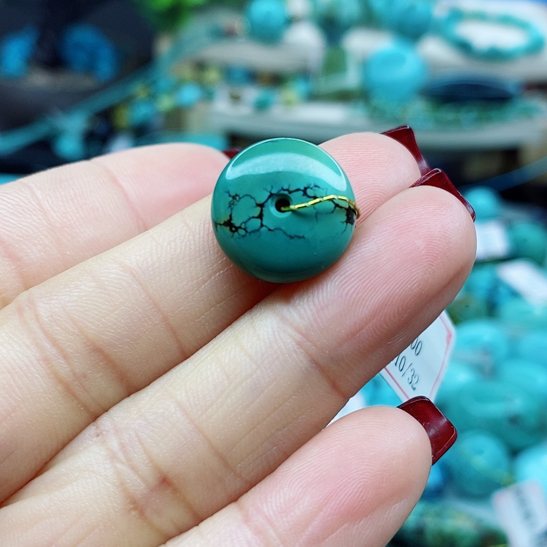 绿松石颈饰未镶嵌