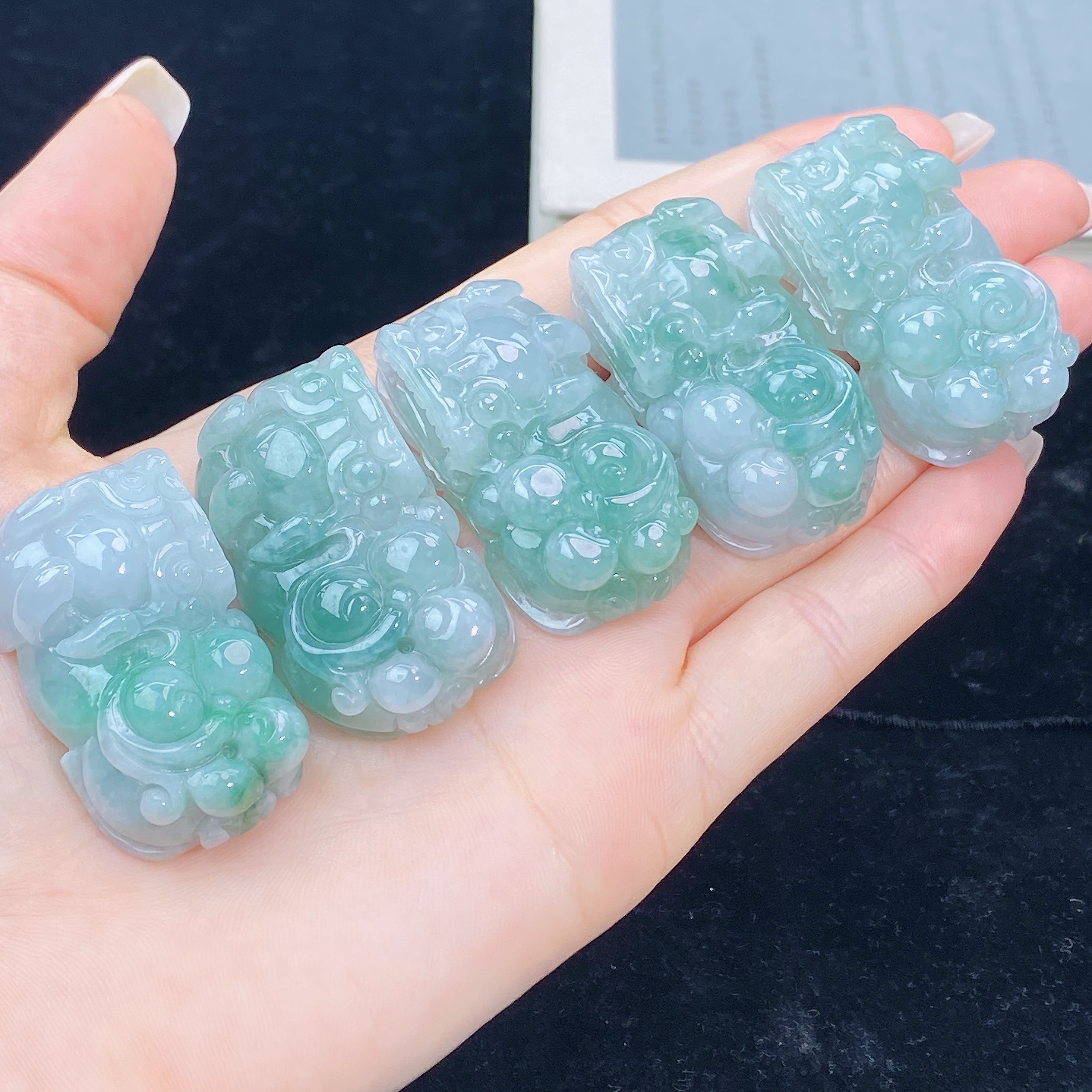 纯天然A货缅甸翡翠貔貅吊坠 飘绿霸王貔貅挂件 多样性发一