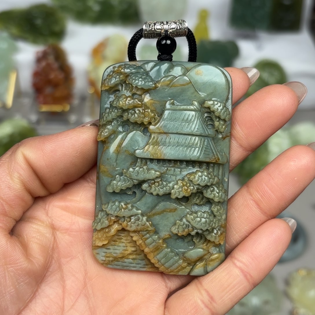 蛇纹石玉颈饰未镶嵌