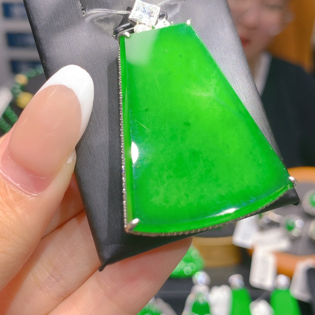【闪购商品】颈饰银S925镶嵌翡翠3柒姐