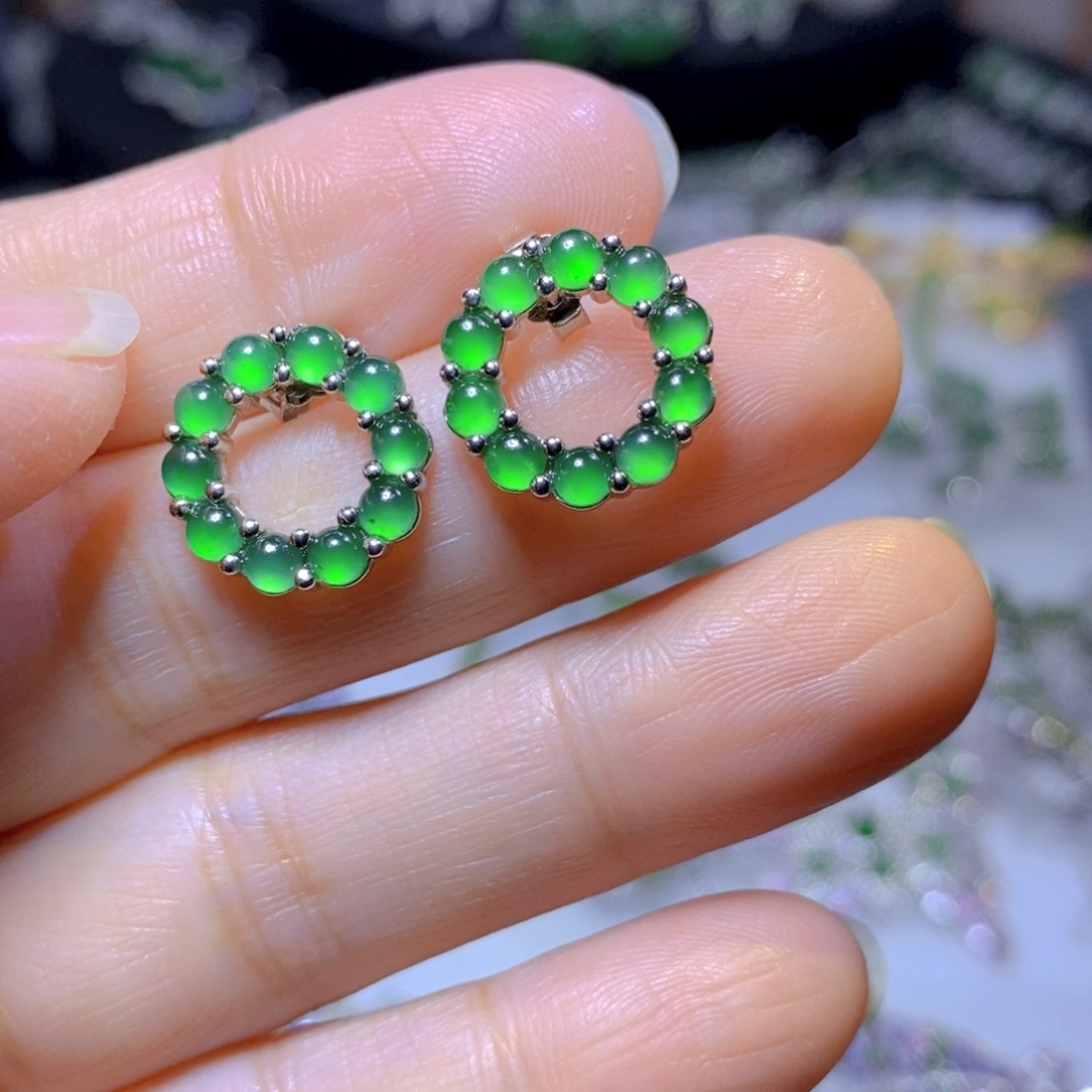 翡翠颈饰银S925镶嵌天然翡翠