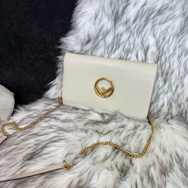 95新 FENDI/芬迪 奶昔白金标链条woc斜挎包