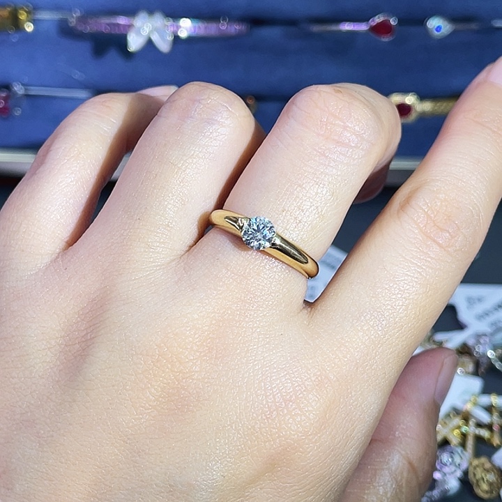 戒指/指环18K金镶嵌钻石