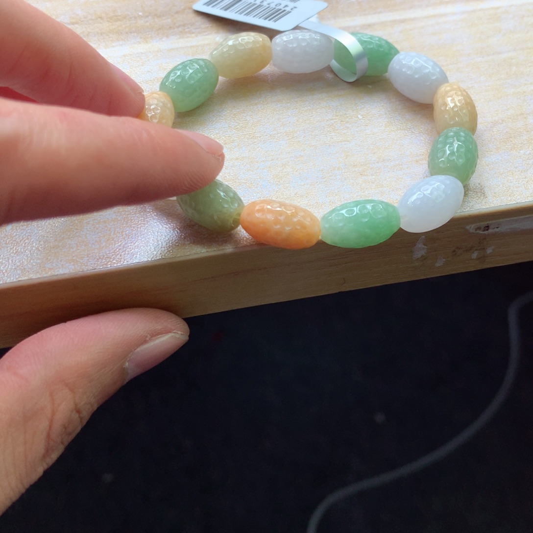 翡翠颈饰未镶嵌吊坠