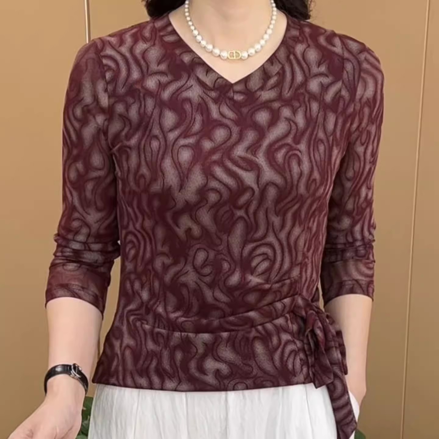 早秋新款时尚V领系带设计感妈妈装小衫洋气纹感显瘦百搭长袖上衣