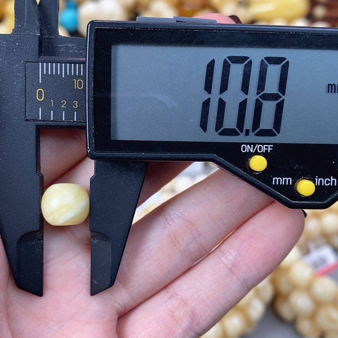 蜜蜡未镶嵌珠宝奇石0.7g