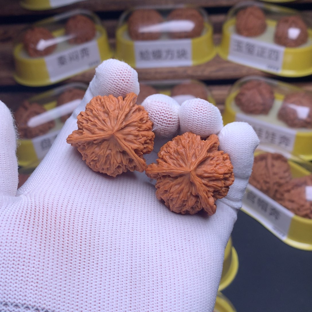 文玩核桃吊坠忍盘龙纹