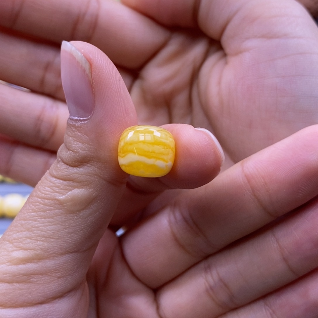 琥珀未镶嵌珠宝奇石悠*然