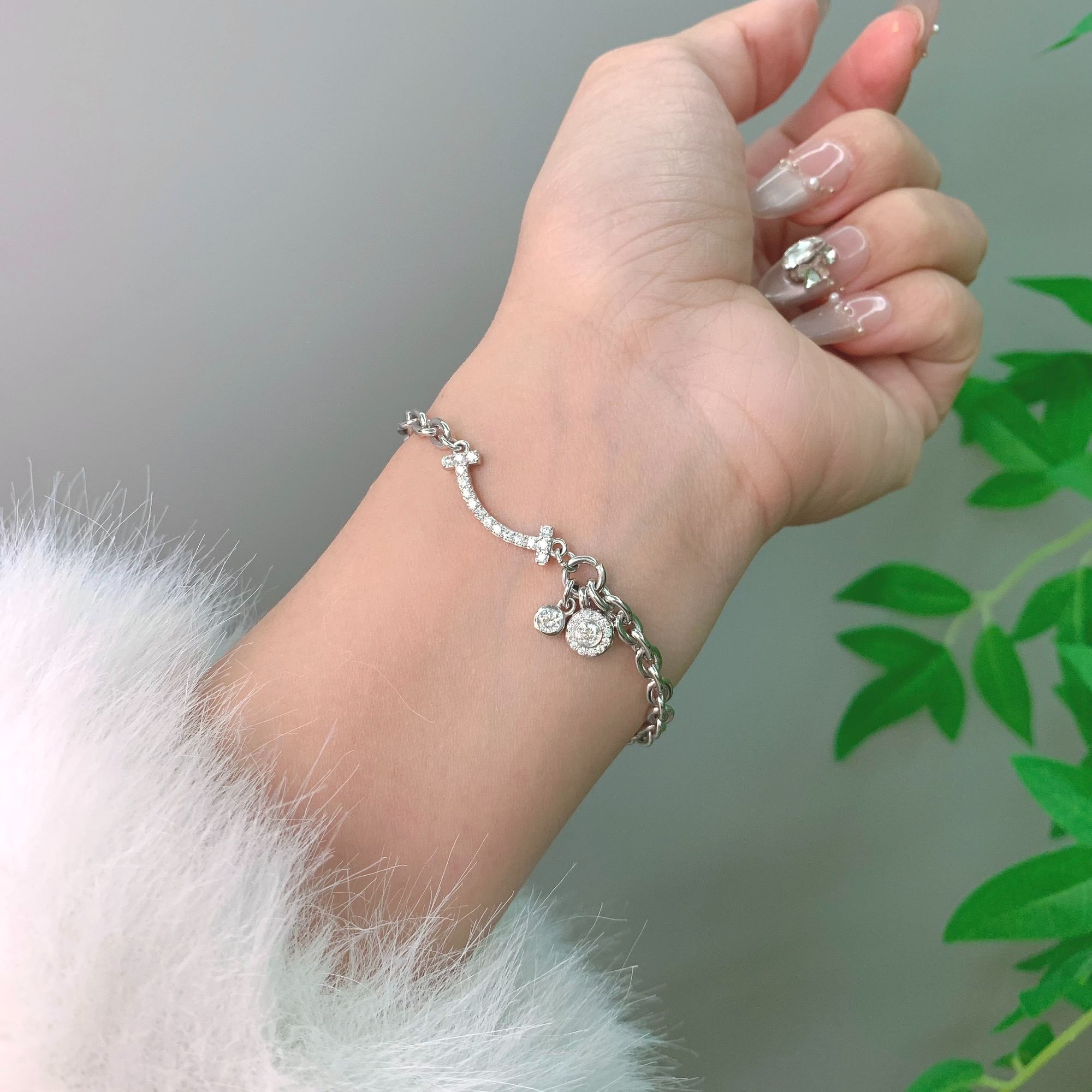 pt950铂金手链链条镶嵌莫桑微笑手链新款时尚爆闪铂金生日礼物女