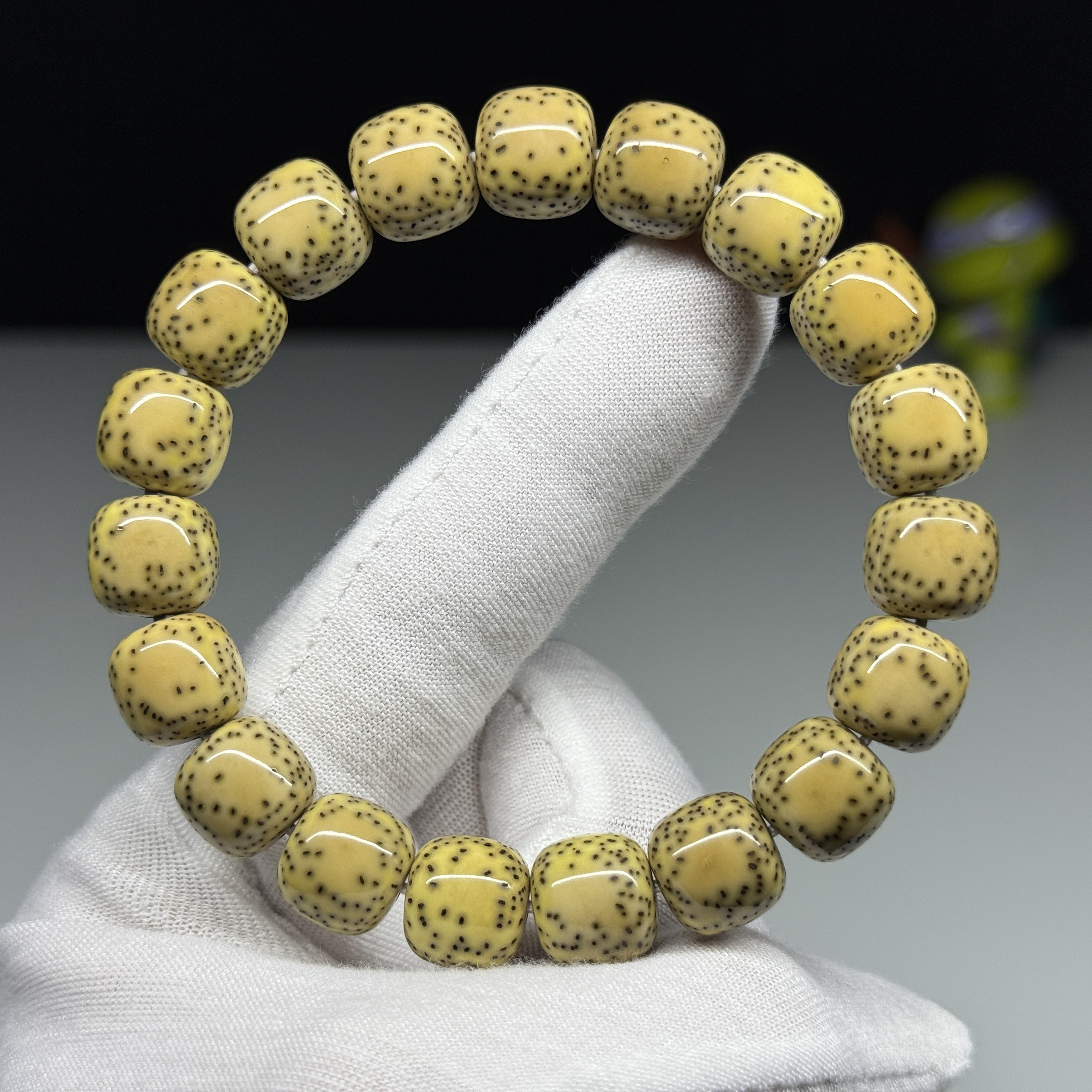 星月手串 12X11 正月双留白 小细星老型 同枝石玉青花瓷料 已打底