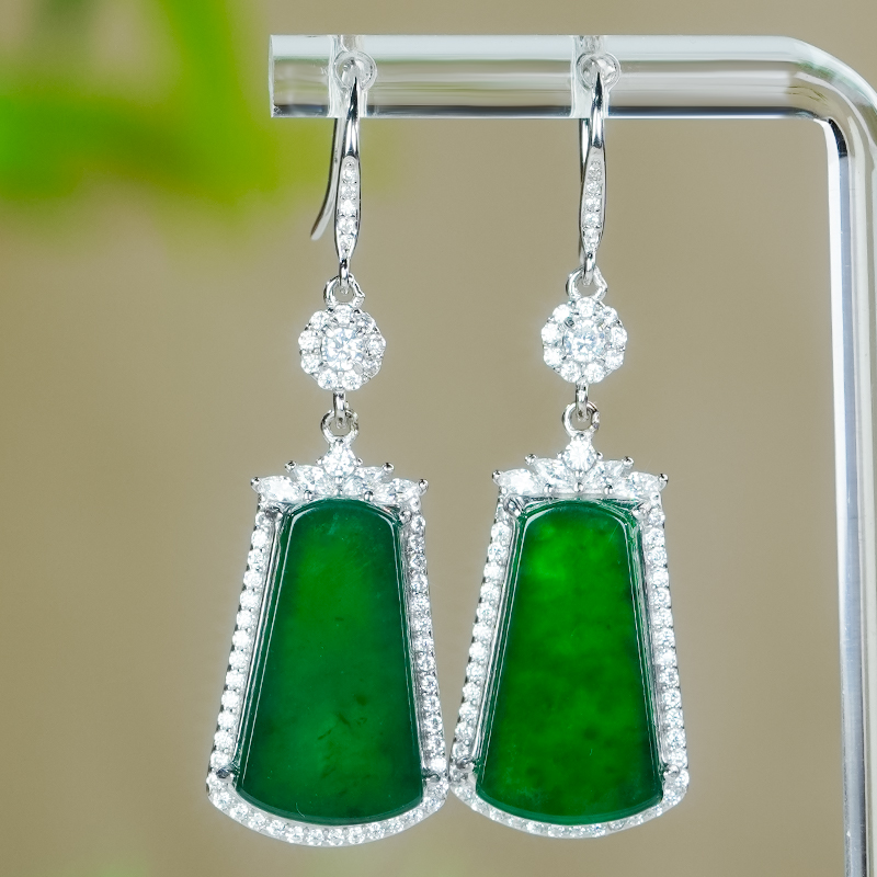 天然无事牌翡翠耳环A货银镶嵌大气轻奢百搭款满辣绿龙石扇形耳钩