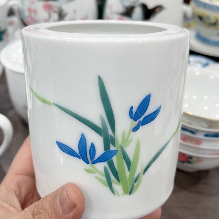 壶釉下五彩的瓷器和瓷器