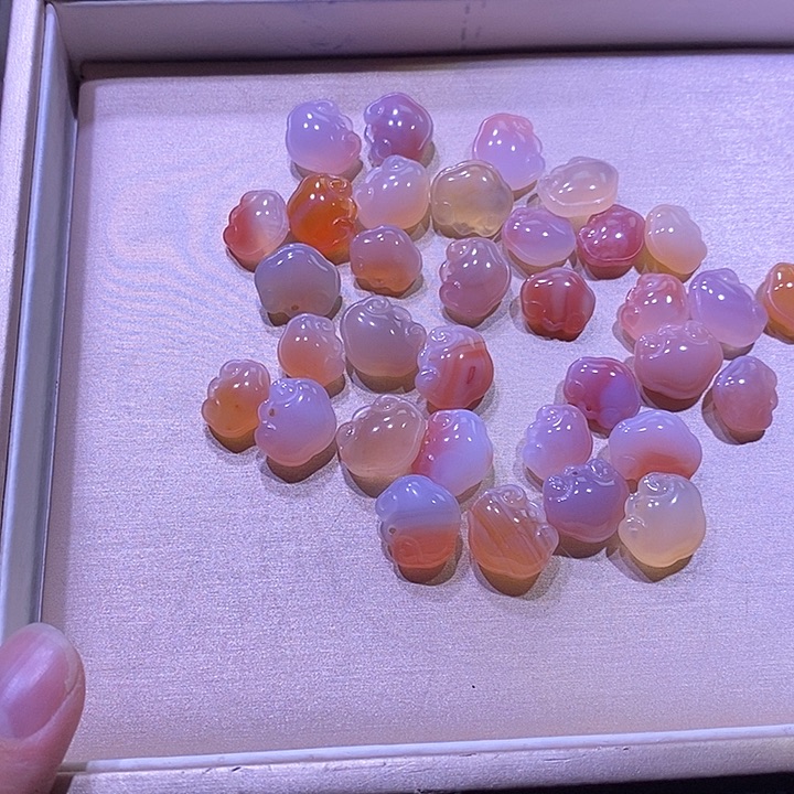 未镶嵌颈饰玛瑙/玉髓如意吊坠裸石一个