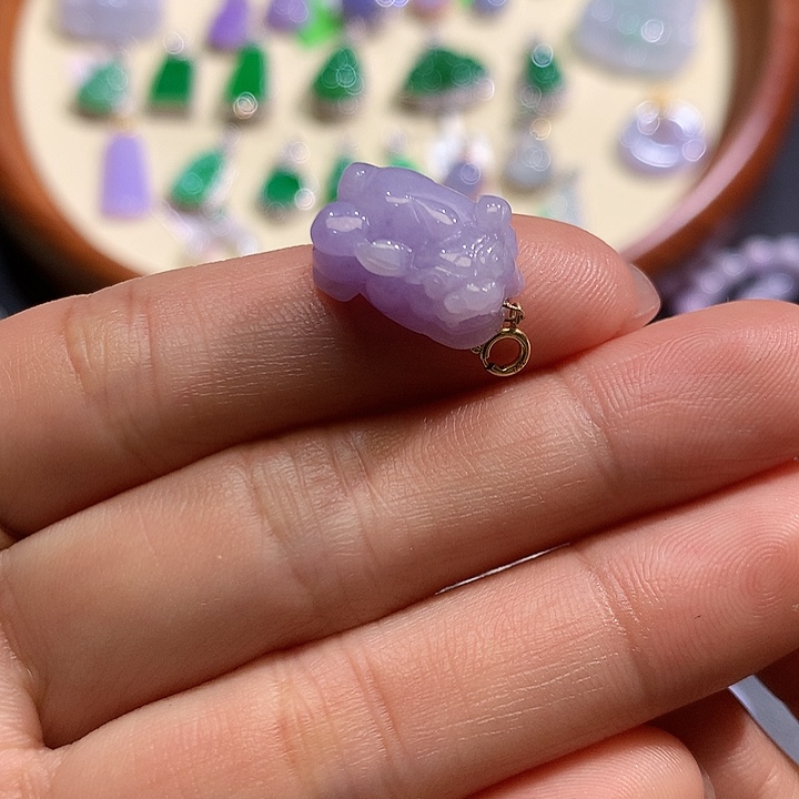 翡翠吊坠(不含链)18K金镶嵌