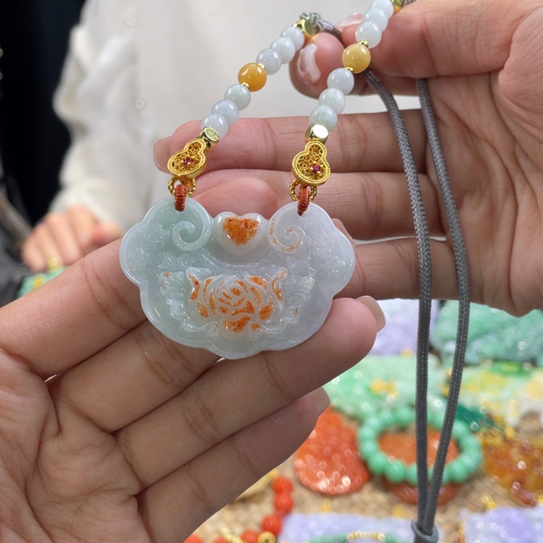 翡翠颈饰未镶嵌代编织