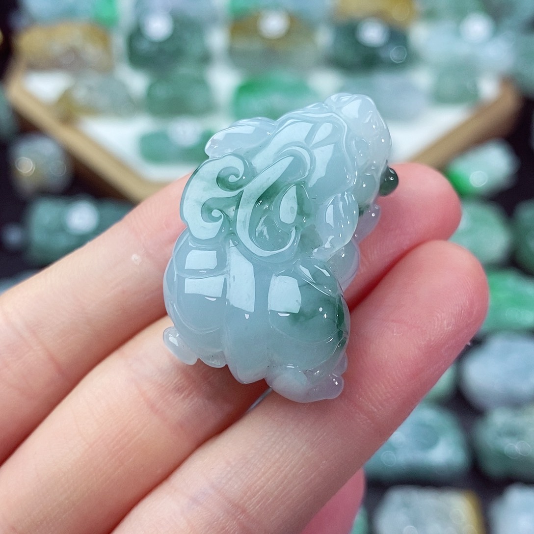 翡翠颈饰未镶嵌天然