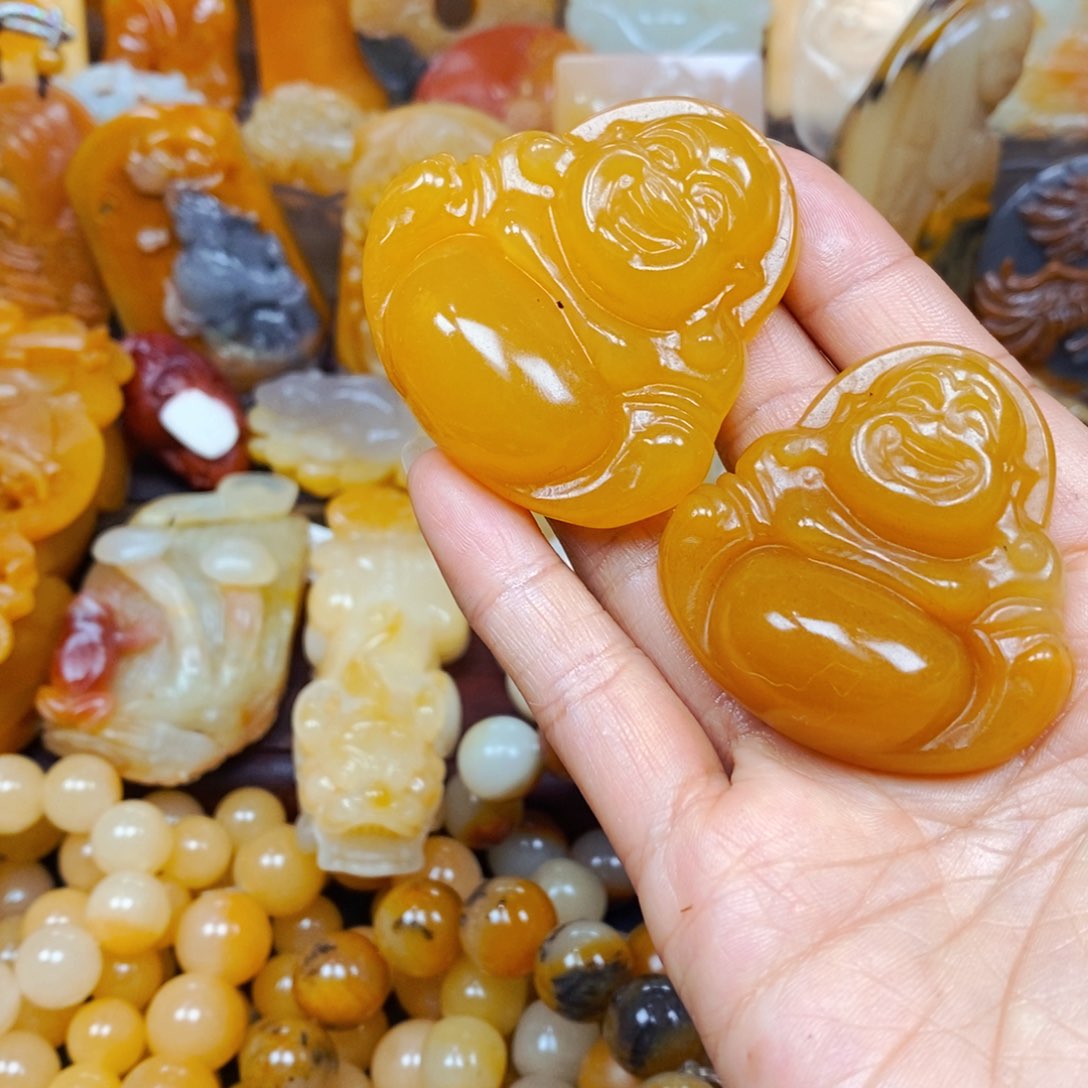 石英质玉（黄龙玉）颈饰未镶嵌