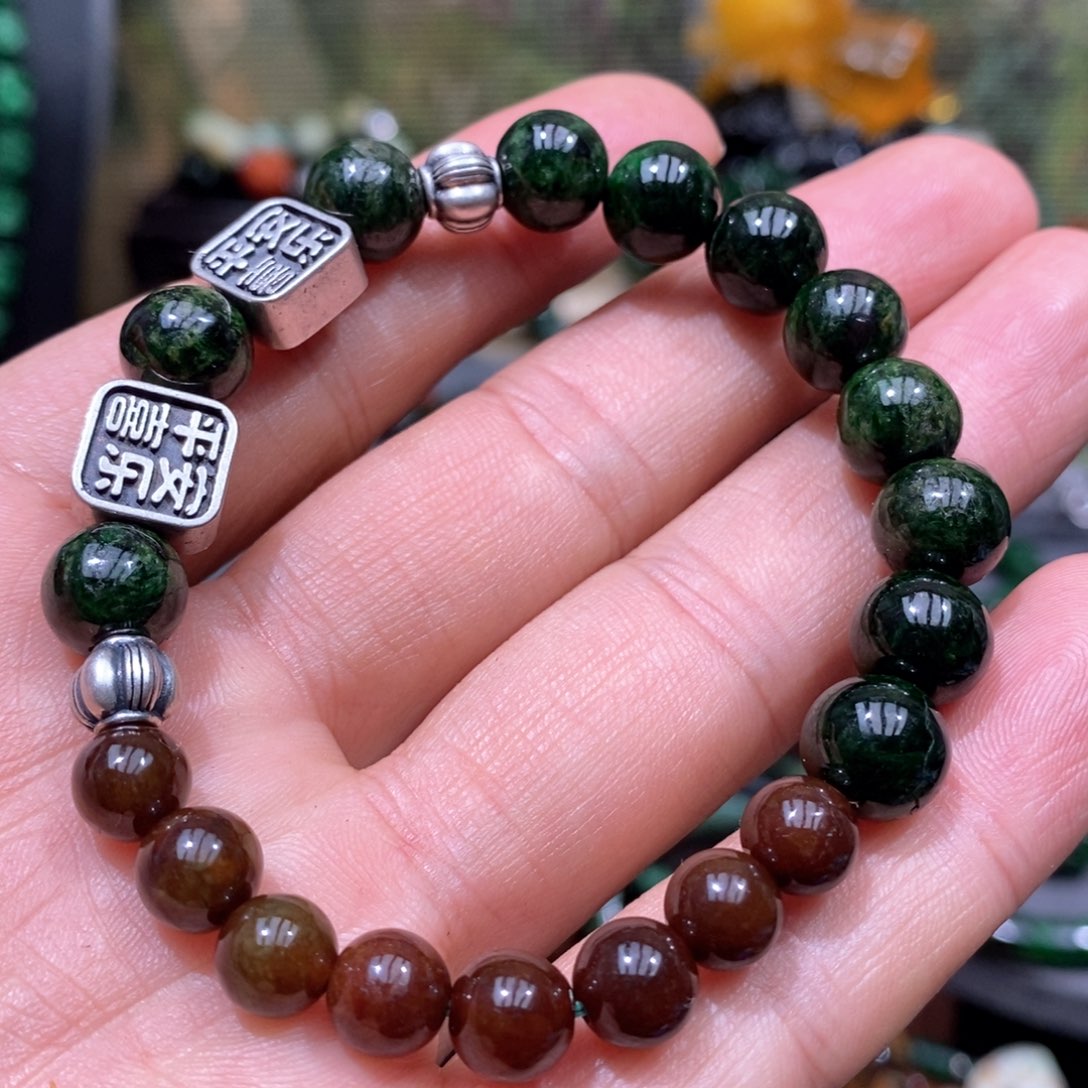 翡翠手链未镶嵌漂亮美眉