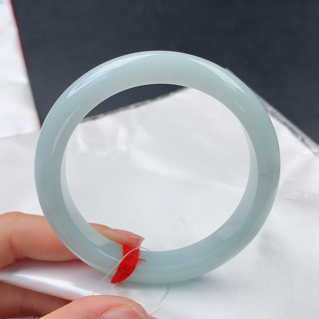 翡翠手镯未镶嵌0067正55.8