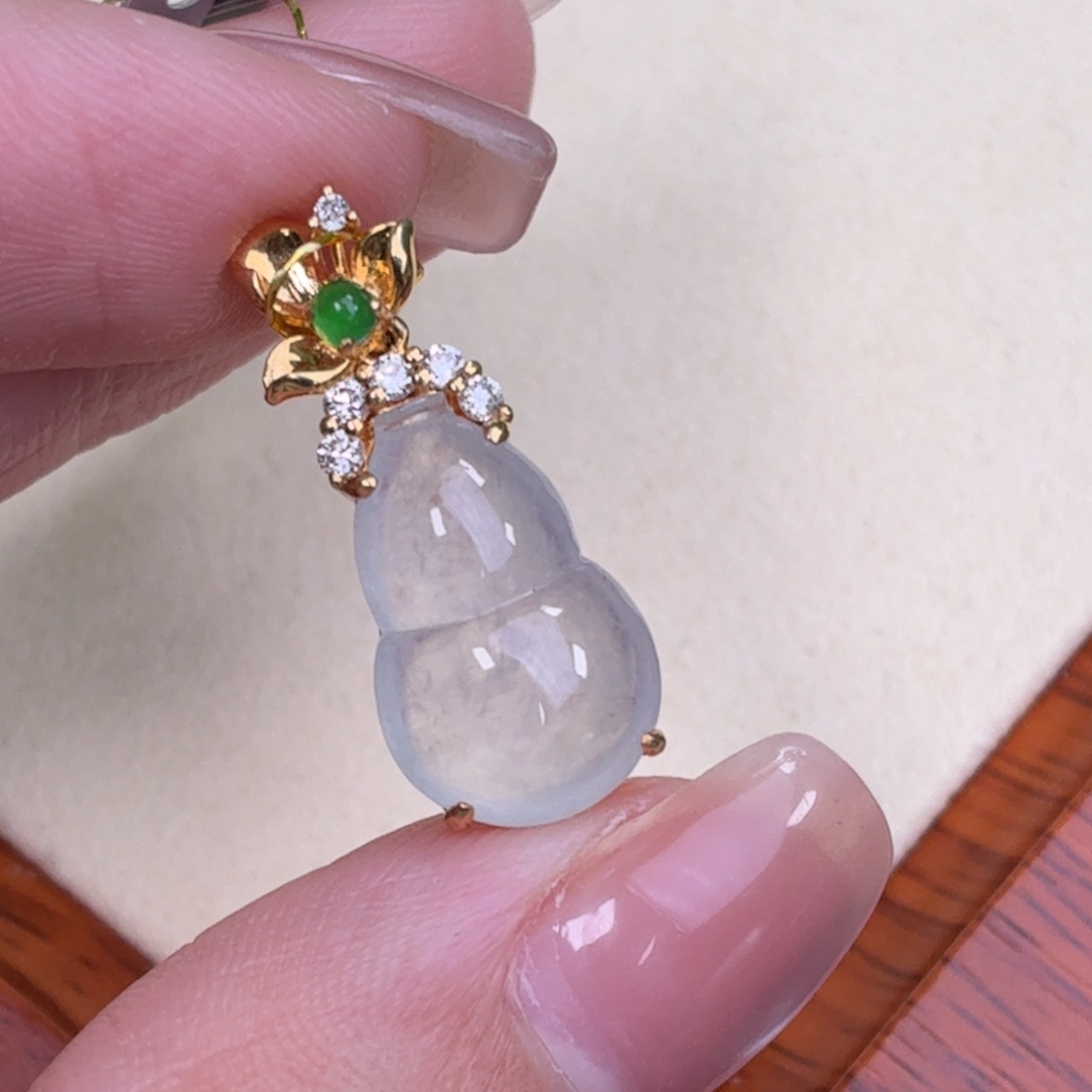 翡翠18K金镶嵌颈饰