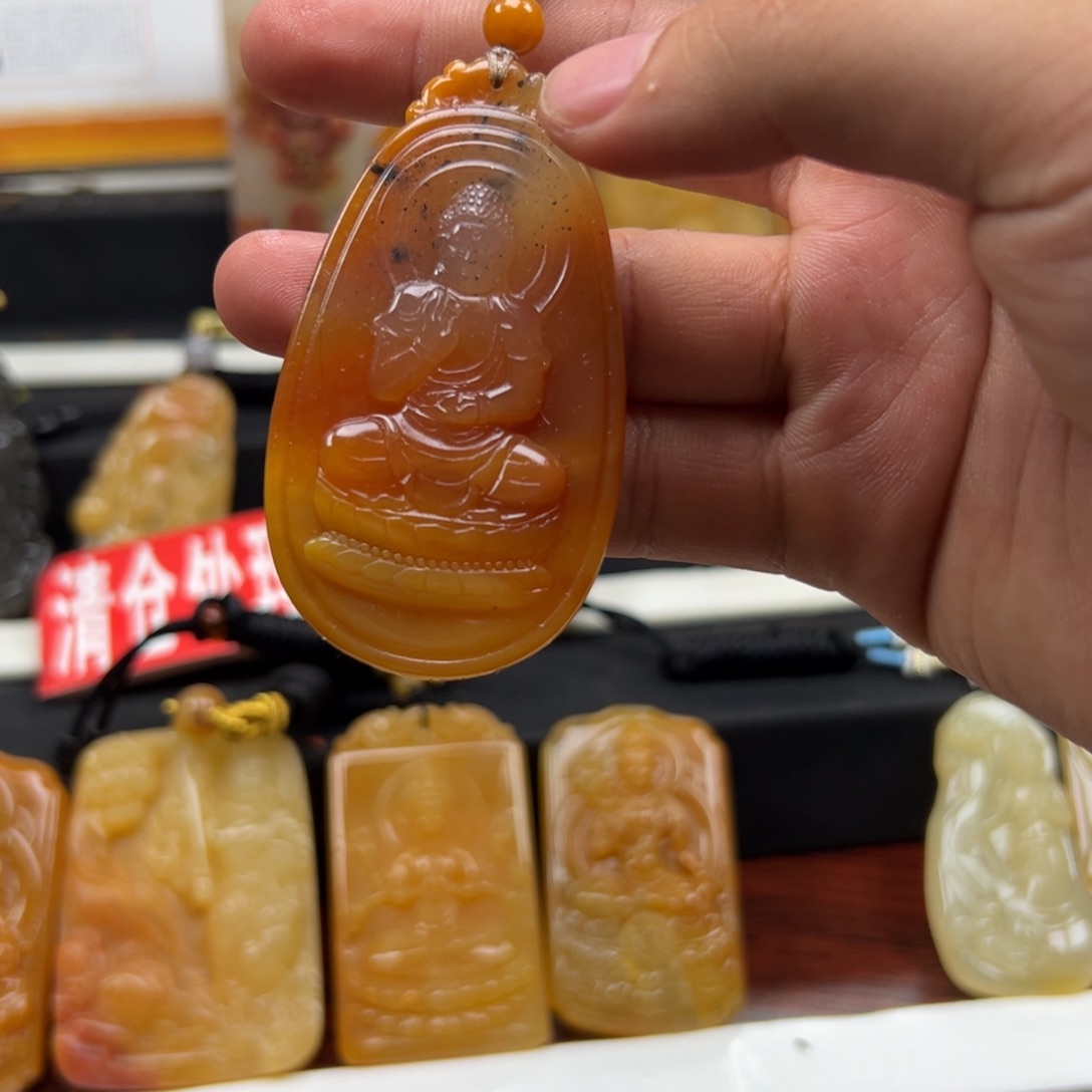 石英质玉（黄龙玉）未镶嵌多样性发货，发其一