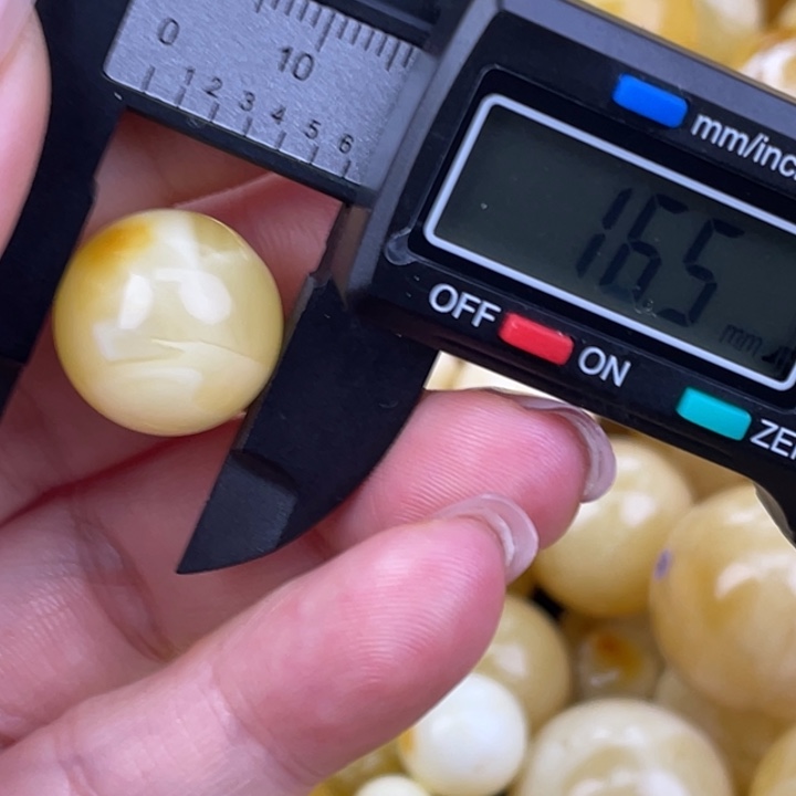 蜜蜡未镶嵌裸石566