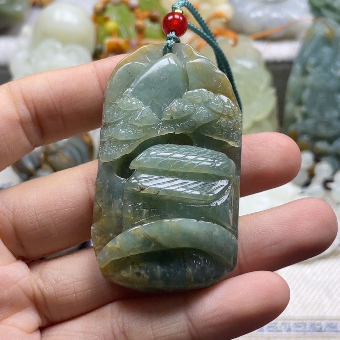 蛇纹石玉颈饰未镶嵌