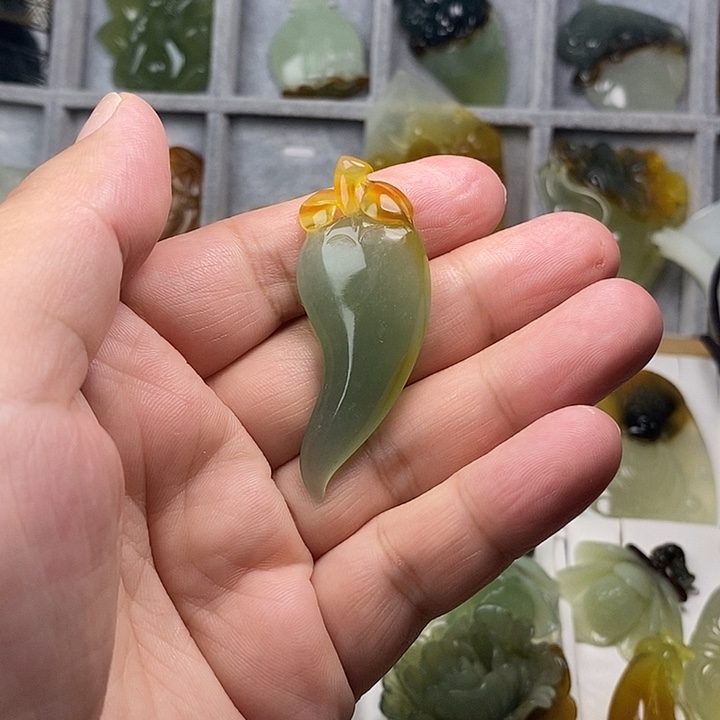 未镶嵌蛇纹石玉吊坠(不含链)