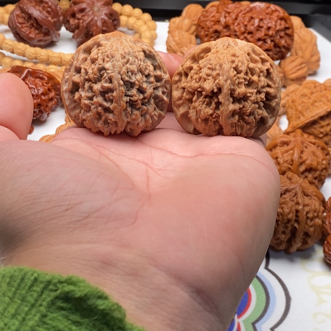 @***志文玩核桃手串44满天星