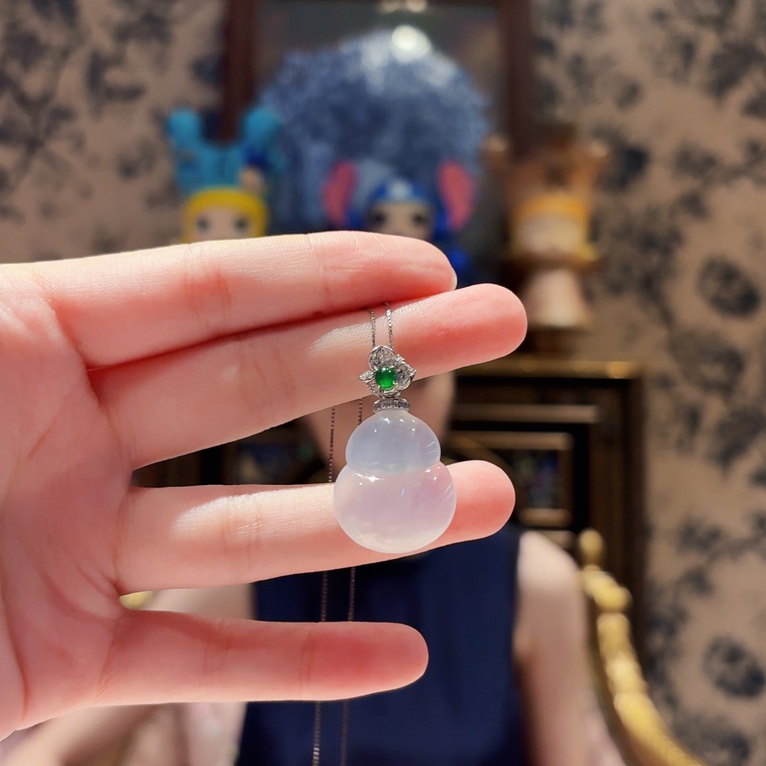 翡翠18K金镶嵌吊坠(赠链)