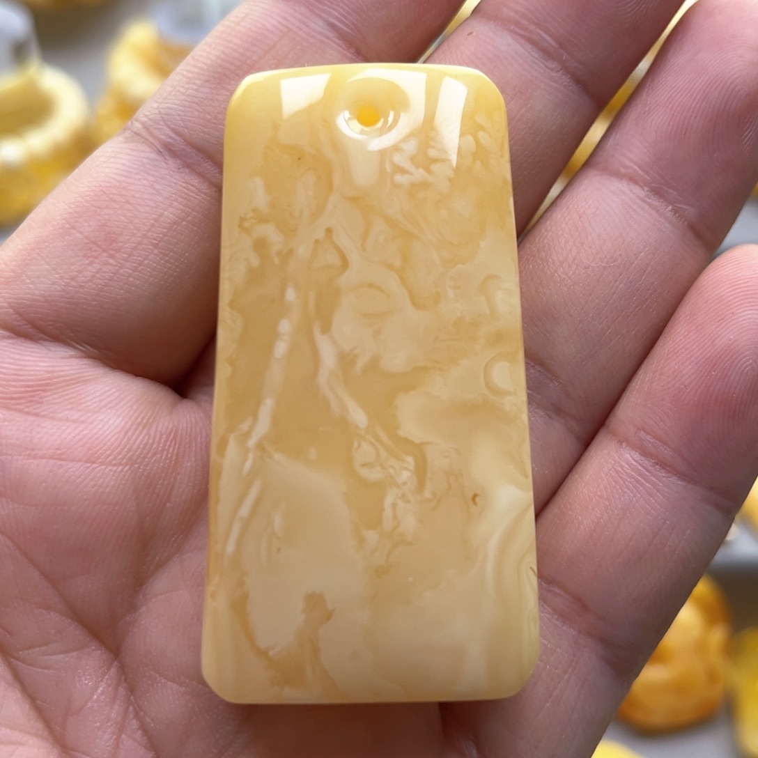琥珀颈饰未镶嵌吊坠