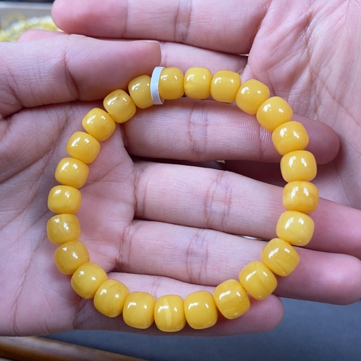 琥珀裸石未镶嵌手串
