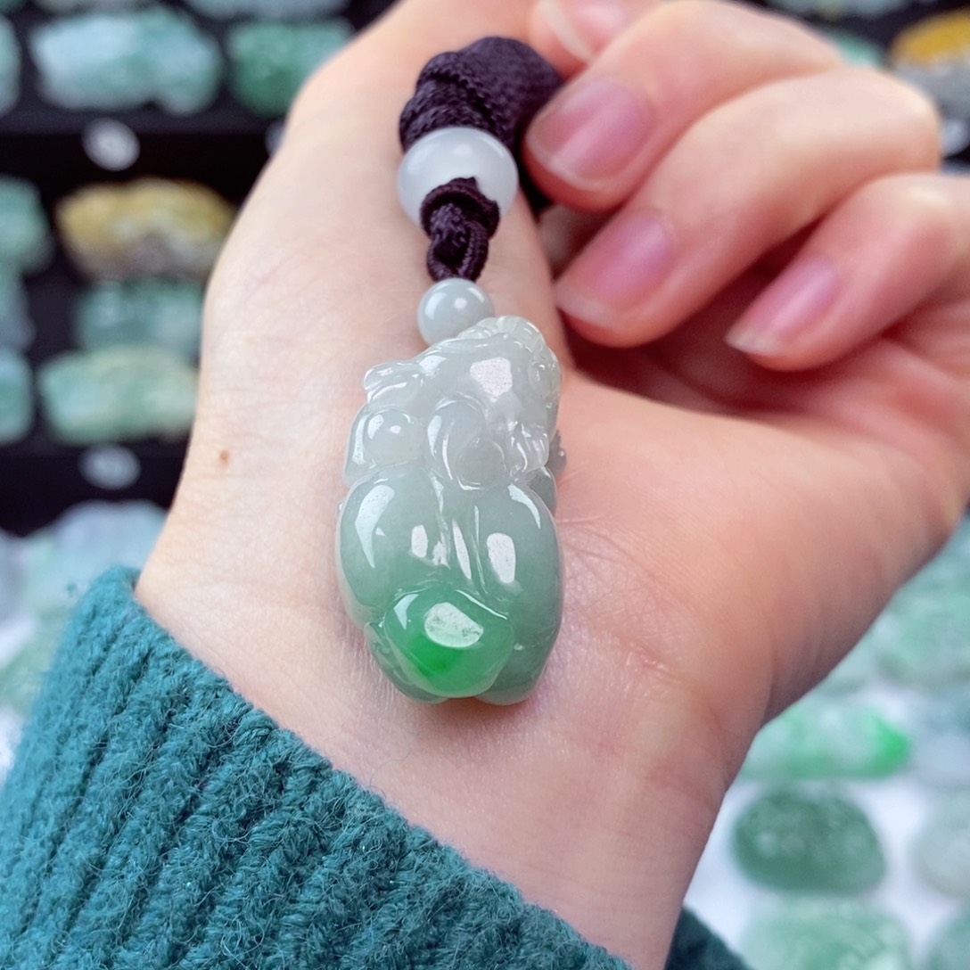 翡翠颈饰未镶嵌天然