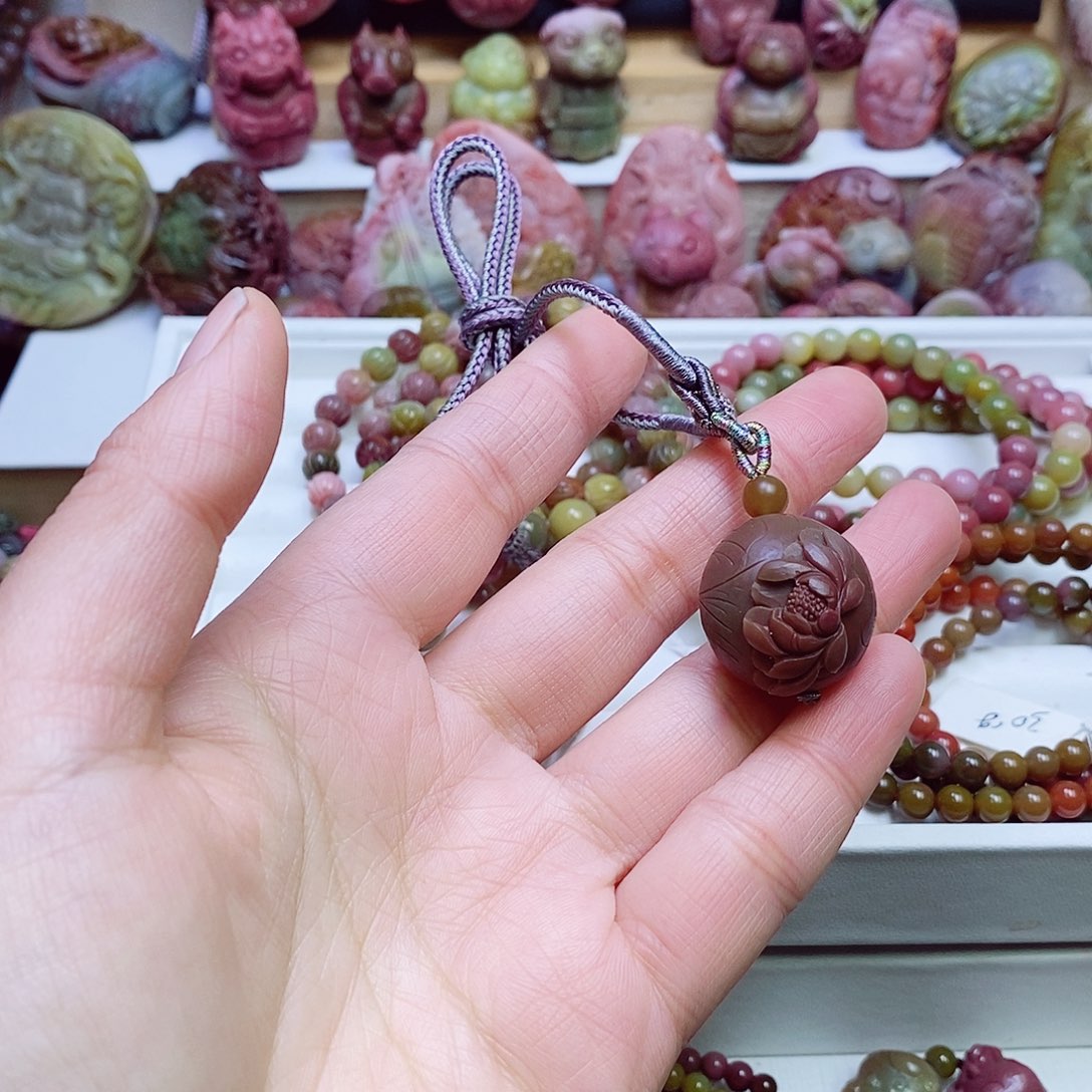 玛瑙/玉髓盐源玛瑙吊坠未镶嵌