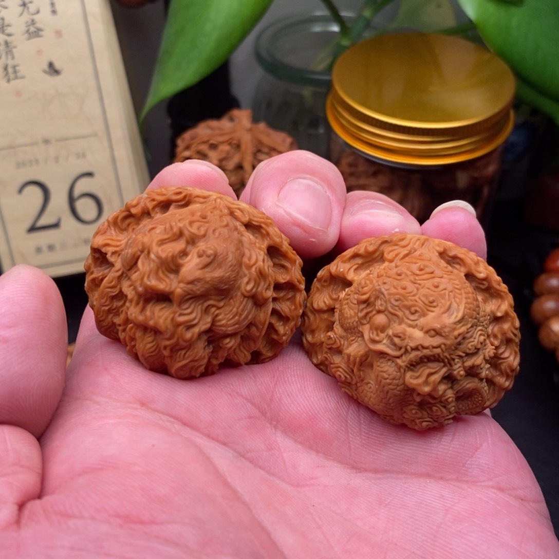 核桃把件42尺 白狮子 高工四象