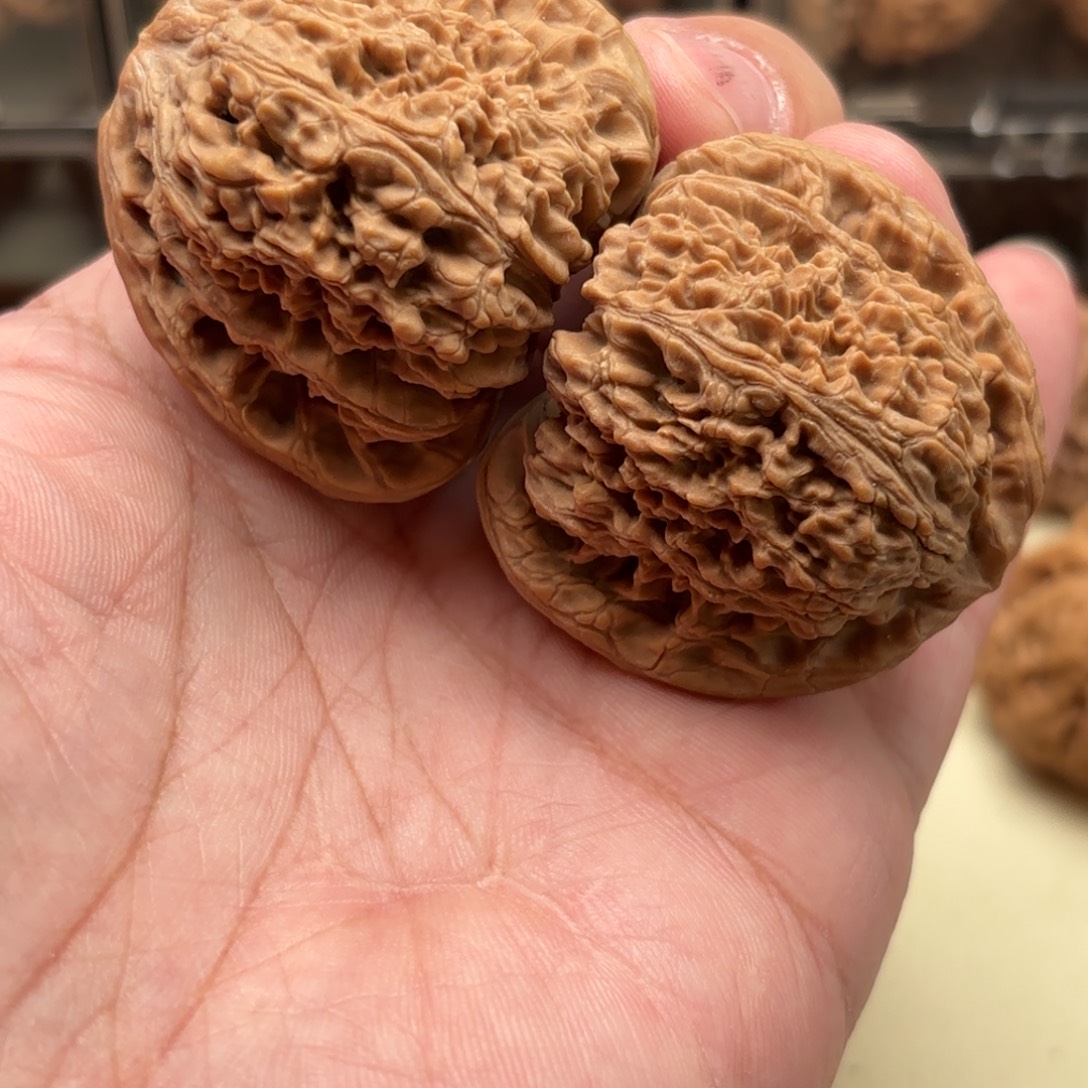 文玩核桃把件南疆石