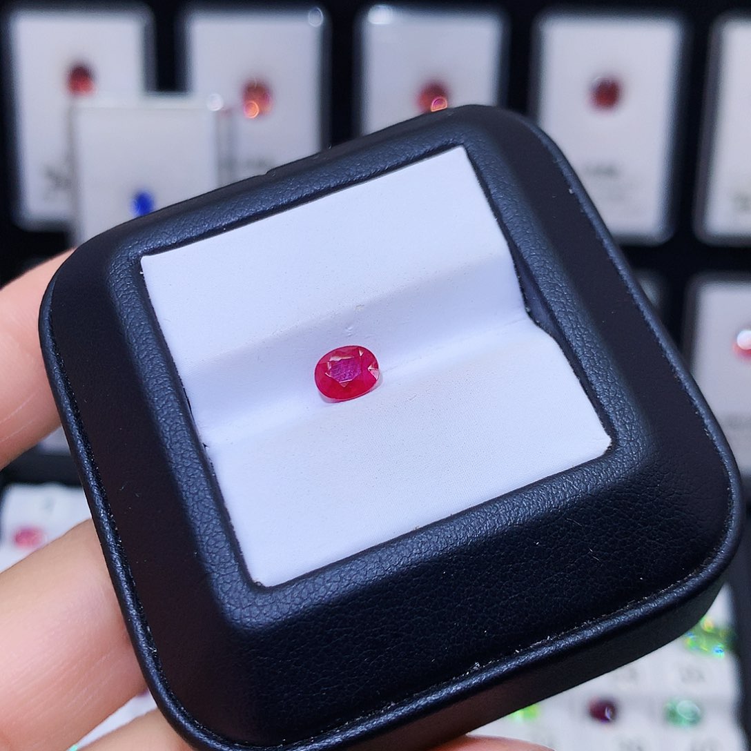 红宝石裸石未镶嵌0.96克拉，