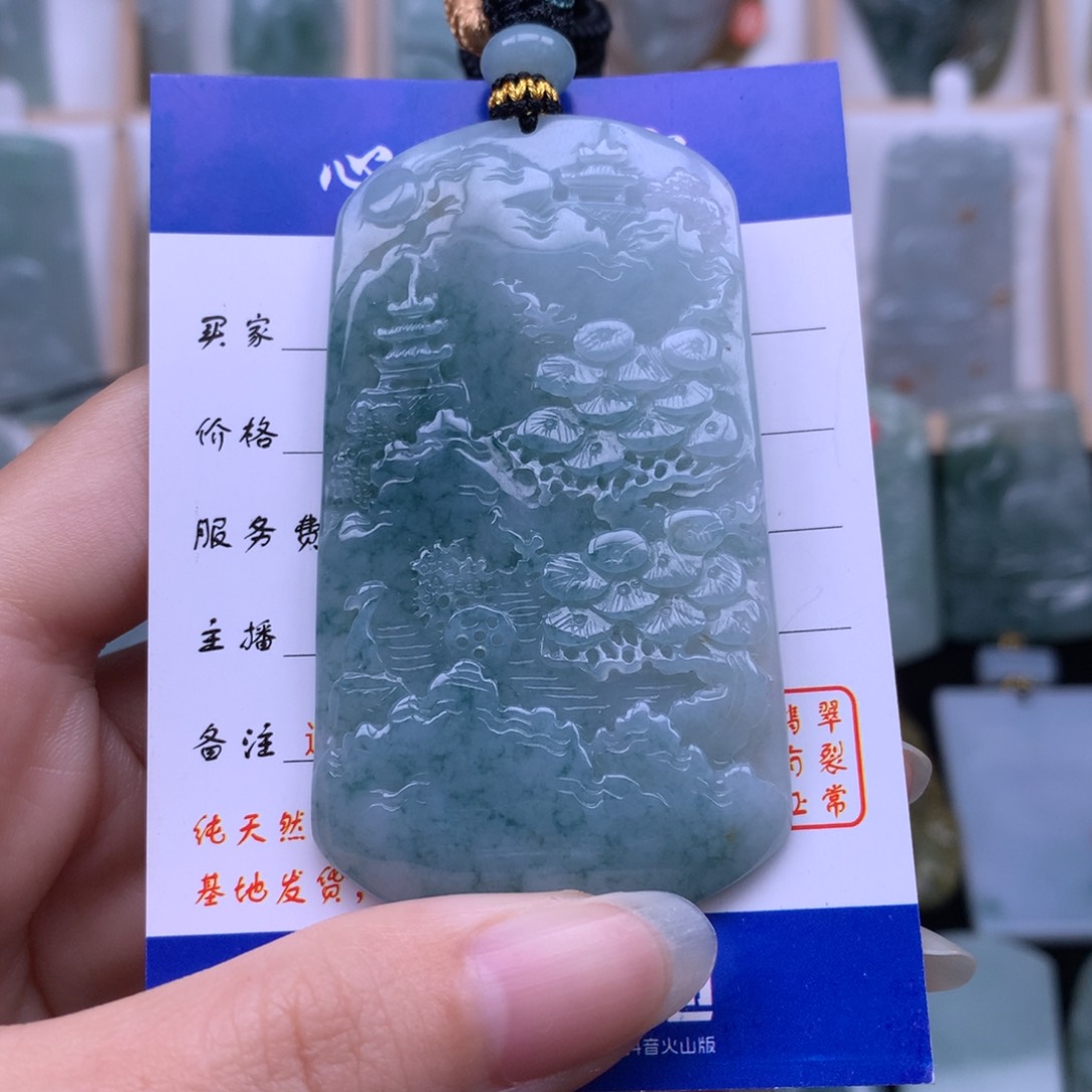 翡翠颈饰未镶嵌翡翠