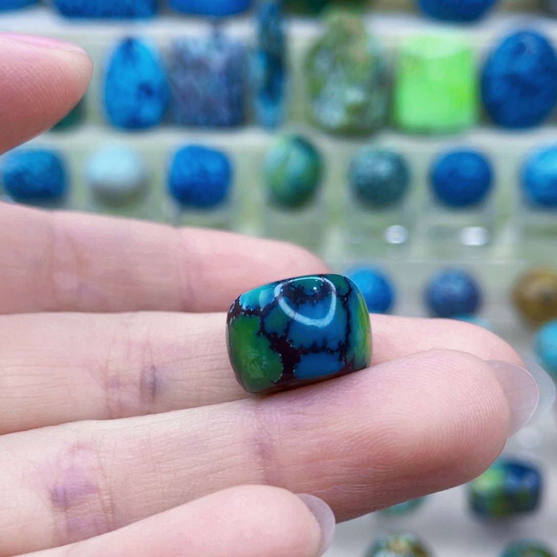 未镶嵌绿松石颈饰