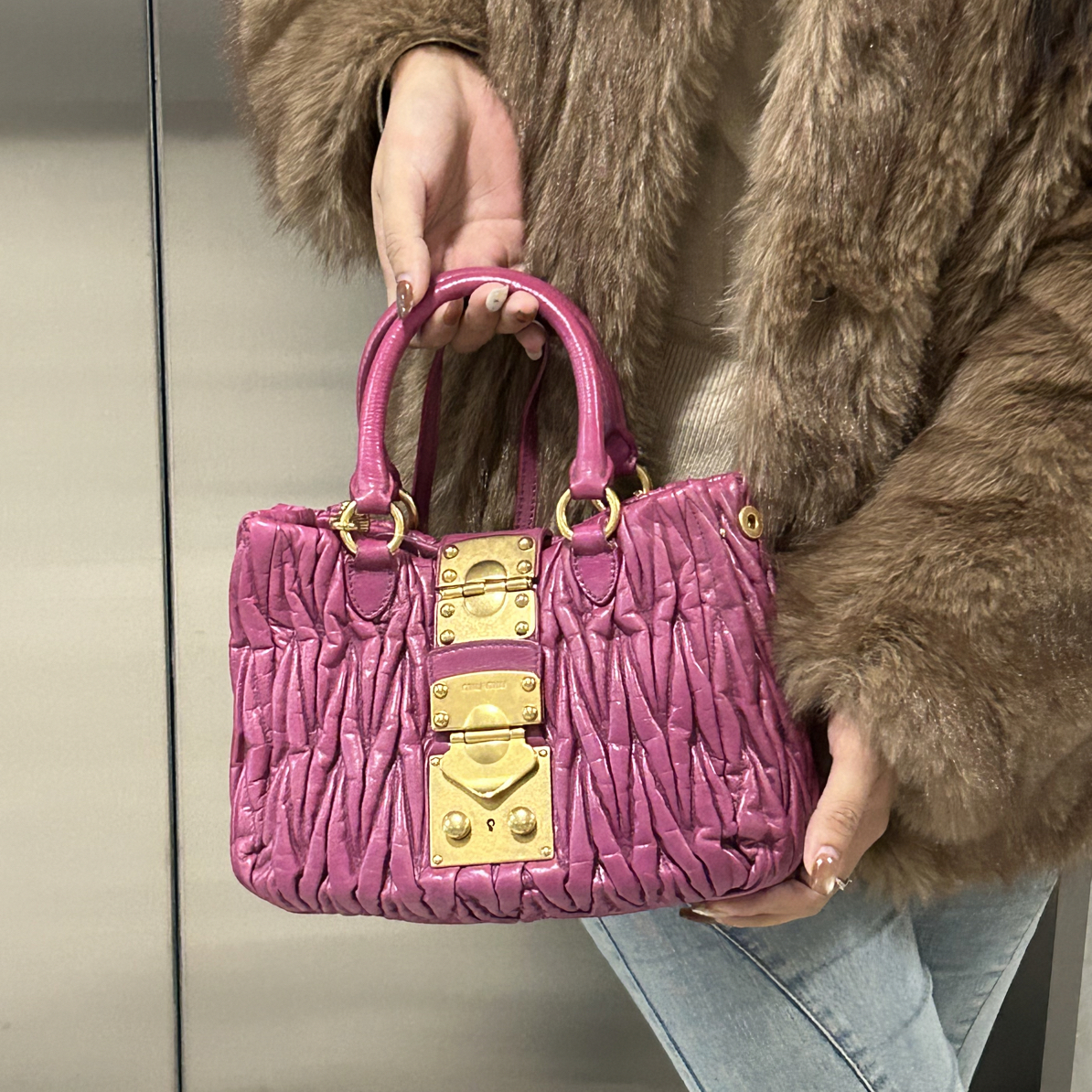 95新 MIU MIU/缪缪 缪缪 miumiu 粉紫色油蜡皮手提 斜挎包
