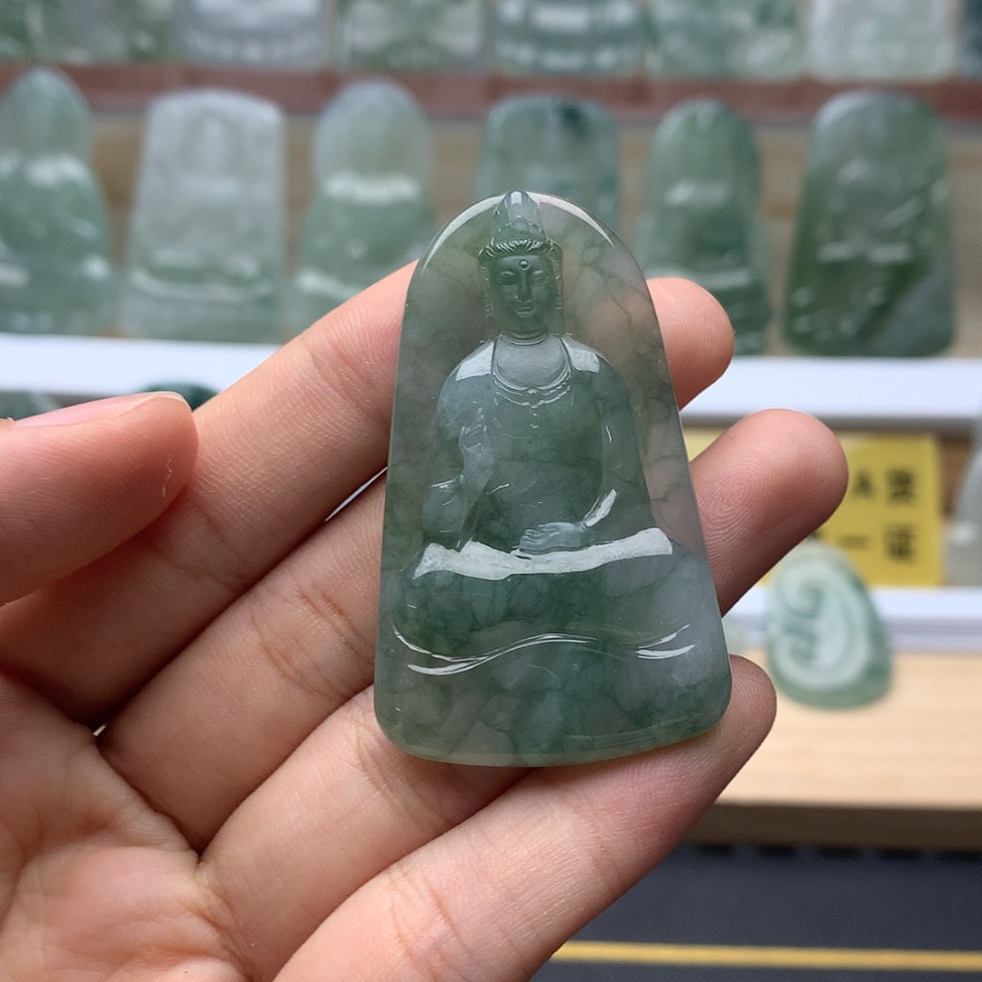 翡翠未镶嵌颈饰素衣