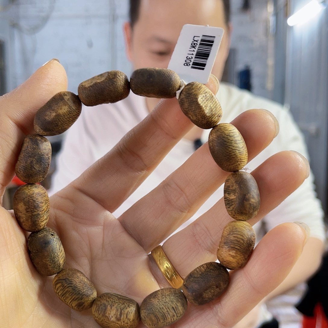 沉香手串山*好棋楠留疤单圈1.1/11克多样性发一
